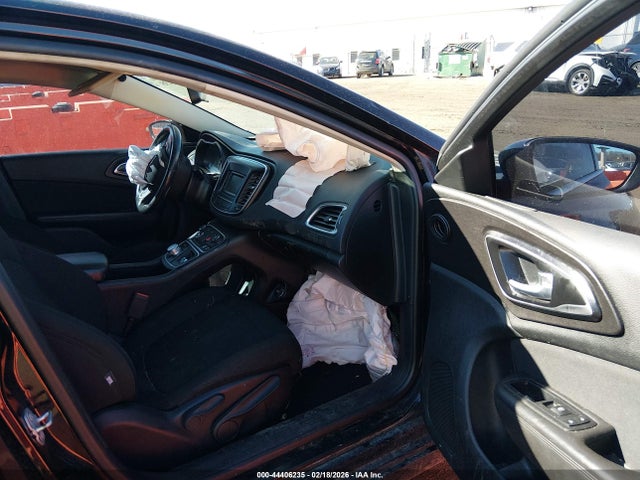 44406235 :رقم المزاد ، 1C3CCCFB6HN500908 vin ، 2017 Chrysler 200 Touring مزاد بيع