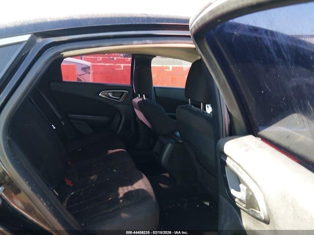 44406235 :رقم المزاد ، 1C3CCCFB6HN500908 vin ، 2017 Chrysler 200 Touring مزاد بيع
