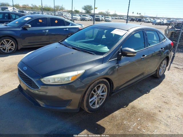 Ford FOCUS SE 2015 1FADP3F27FL338323 Image 2