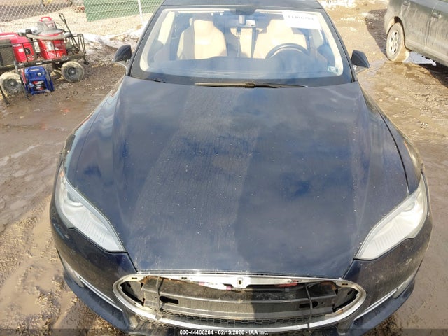 44406284 :رقم المزاد ، 5YJSA1DN3DFP26606 vin ، 2013 Tesla Model S مزاد بيع