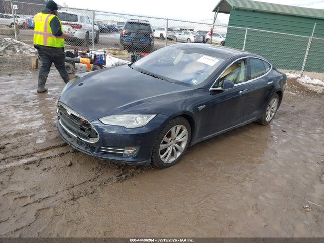 44406284 :رقم المزاد ، 5YJSA1DN3DFP26606 vin ، 2013 Tesla Model S مزاد بيع