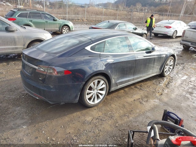 44406284 :رقم المزاد ، 5YJSA1DN3DFP26606 vin ، 2013 Tesla Model S مزاد بيع