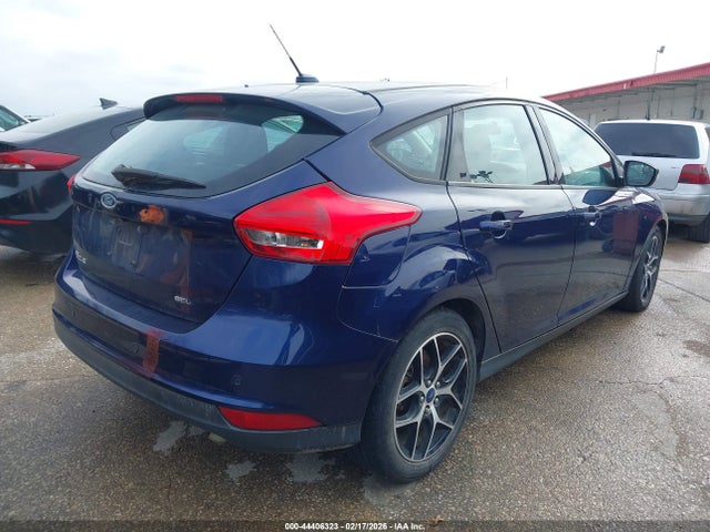 Ford FOCUS SEL 2017 1FADP3M22HL324352 Image 4