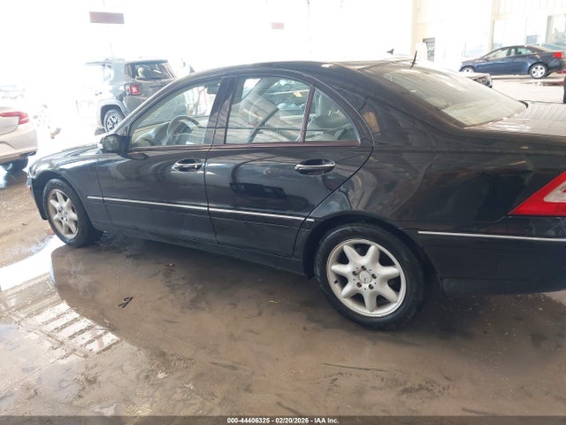 44406325 :رقم المزاد ، WDBRF81J73F378330 vin ، 2003 Mercedes-benz C 240 مزاد بيع