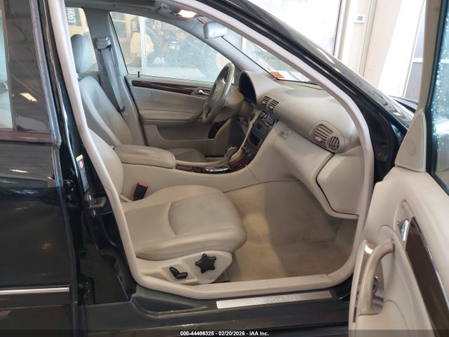 44406325 :رقم المزاد ، WDBRF81J73F378330 vin ، 2003 Mercedes-benz C 240 مزاد بيع