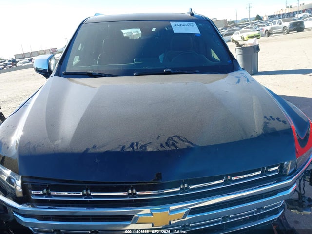 1GNSKFKDXNR167563 Chevrolet Suburban 4wd Premier