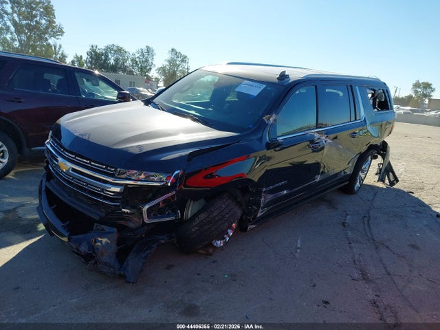 1GNSKFKDXNR167563 Chevrolet Suburban 4wd Premier