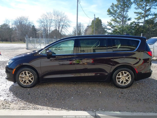 2017 Chrysler Pacifica Touring მანქანა იყიდება აუქციონზე, vin: 2C4RC1DG2HR525557, აუქციონის ნომერი: 44406393