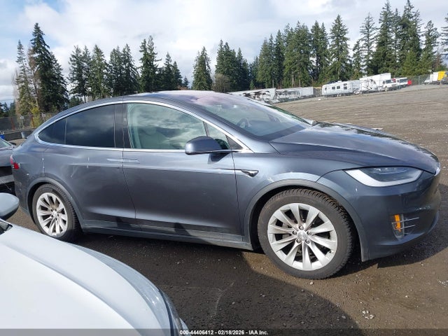 44406412 :رقم المزاد ، 5YJXCAE26JF105229 vin ، 2018 Tesla Model X 100d/75d/p100d مزاد بيع