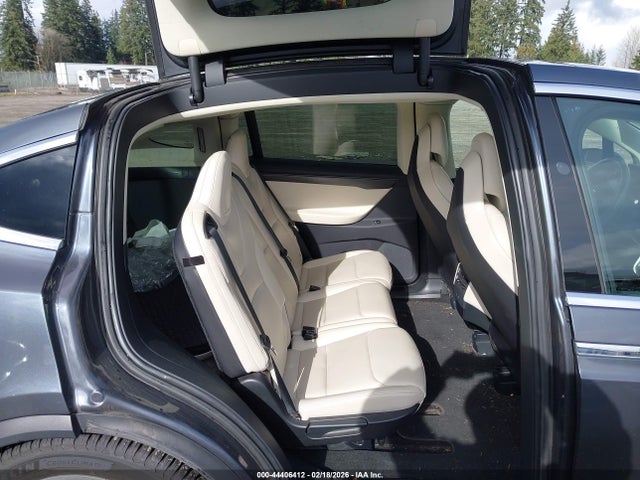 44406412 :رقم المزاد ، 5YJXCAE26JF105229 vin ، 2018 Tesla Model X 100d/75d/p100d مزاد بيع
