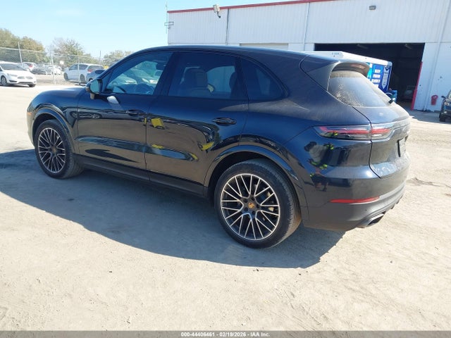 2023 PORSCHE CAYENNE WP1AA2AY8PDA06020 Photo 2