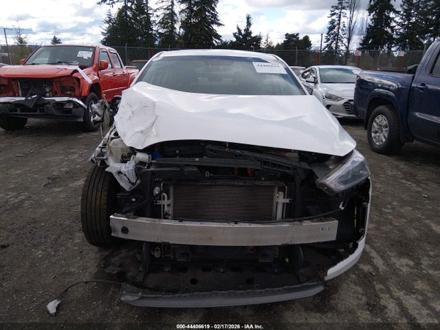 KMHC65LCXKU174583 Hyundai Ioniq Hybrid Blue