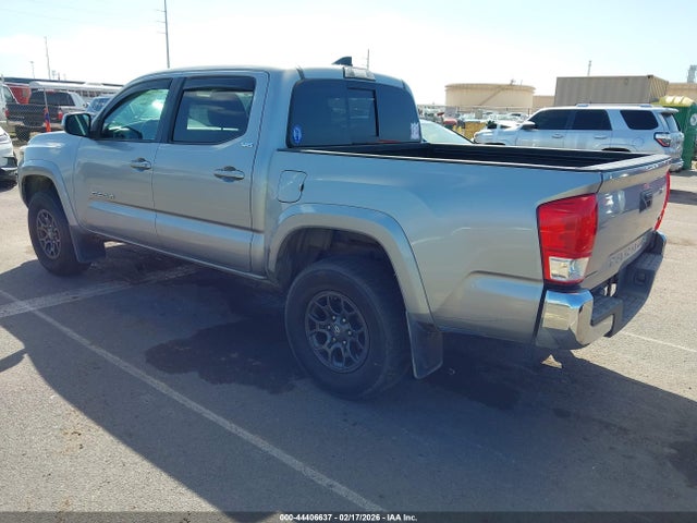 Toyota Tacoma Sr5 V6 2017 3TMAZ5CN3HM035719 Image 3