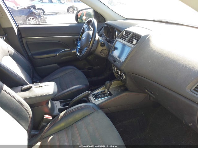 2018 MITSUBISHI OUTLANDER SPORT JA4AP3AW4JZ035930 Photo 4