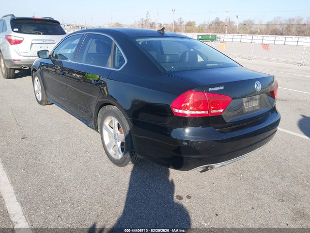 1VWAT7A38EC029763 Volkswagen Passat 1.8t Wolfsburg Edition
