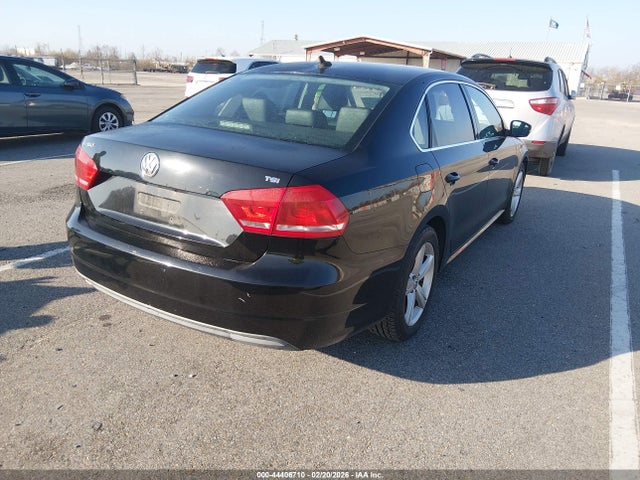 1VWAT7A38EC029763 Volkswagen Passat 1.8t Wolfsburg Edition