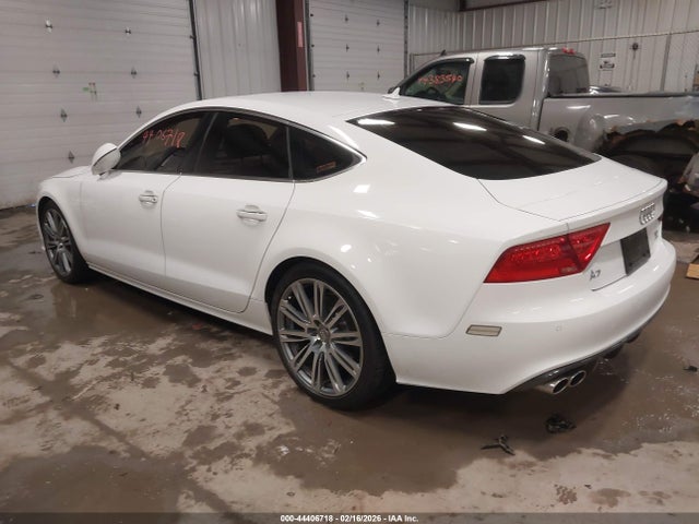 2014 AUDI A7 WAUWMAFC0EN135752 Photo 2