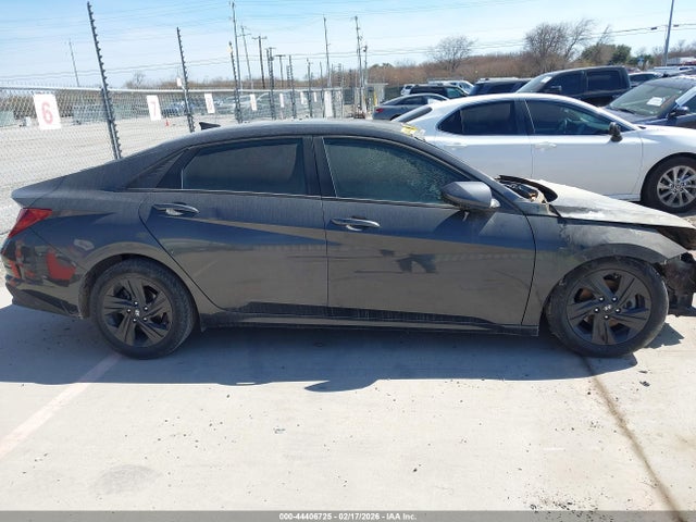 5NPLS4AG5MH018223 Hyundai ELANTRA SEL