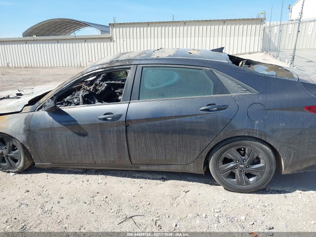 5NPLS4AG5MH018223 Hyundai ELANTRA SEL
