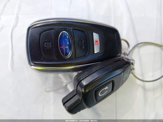 44406733 :رقم المزاد ، 4S3BNAN65H3050335 vin ، 2017 Subaru Legacy 2.5i Limited مزاد بيع