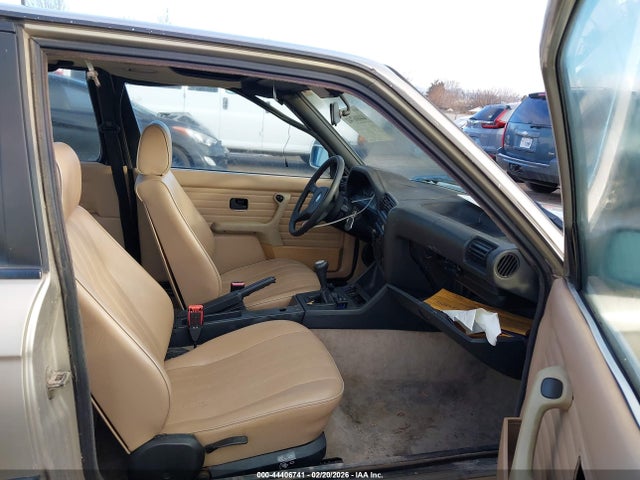 1987 BMW 325 WBAAB5406H9804264 Photo 4