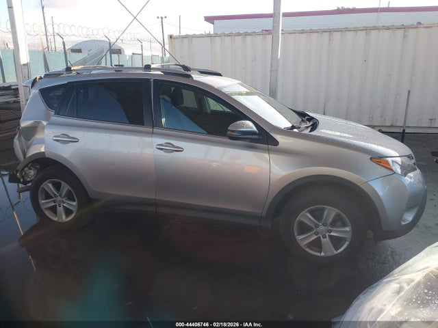Toyota Rav4 Xle 2014 JTMWFREV2EJ010466 Image 13