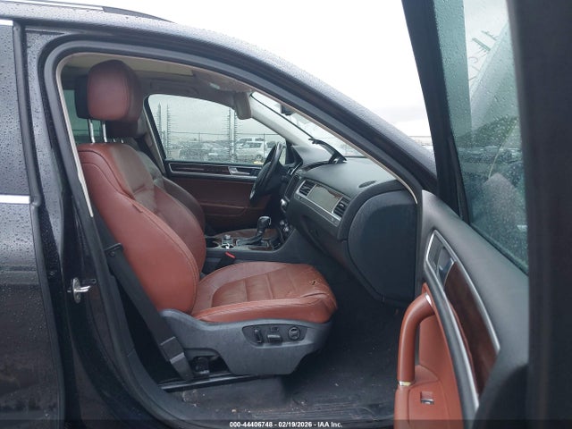 WVGEF9BP6GD011778 Volkswagen Touareg Vr6 Lux