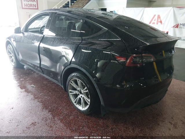 2023 TESLA MODEL Y 7SAYGAEE5PF904028 Photo 2
