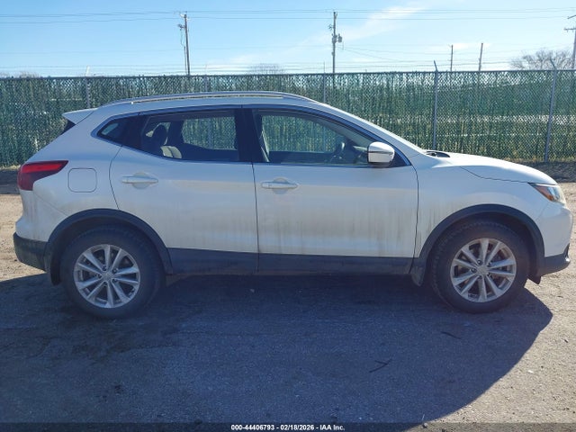 JN1BJ1CP4HW027055 Nissan Rogue Sport Sv