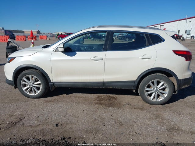 JN1BJ1CP4HW027055 Nissan Rogue Sport Sv