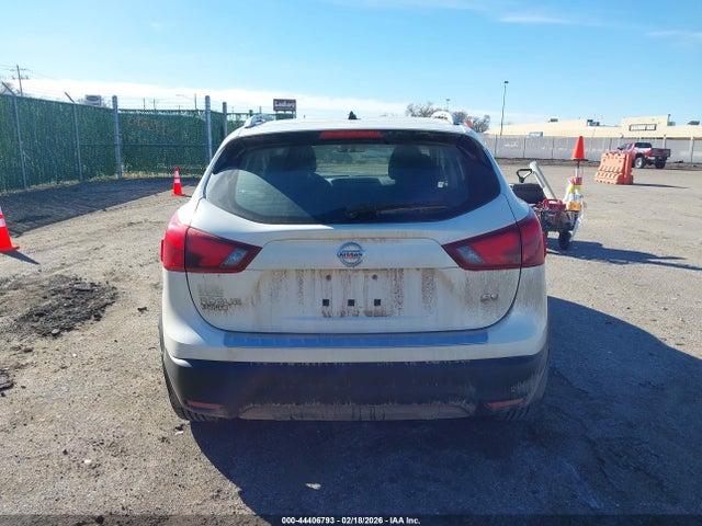 JN1BJ1CP4HW027055 Nissan Rogue Sport Sv