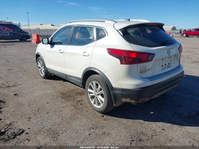 JN1BJ1CP4HW027055 Nissan Rogue Sport Sv