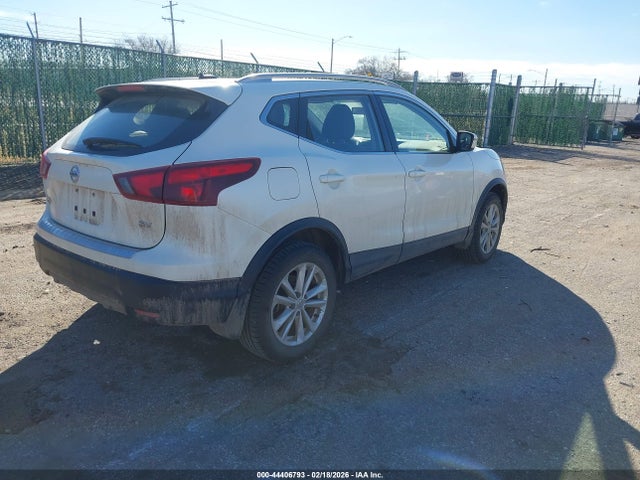 JN1BJ1CP4HW027055 Nissan Rogue Sport Sv