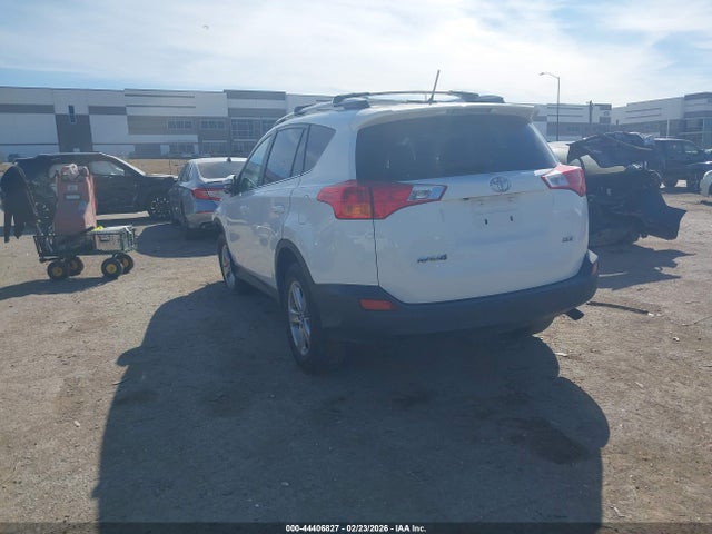 2015 TOYOTA RAV4 2T3WFREV4FW163935 Photo 2