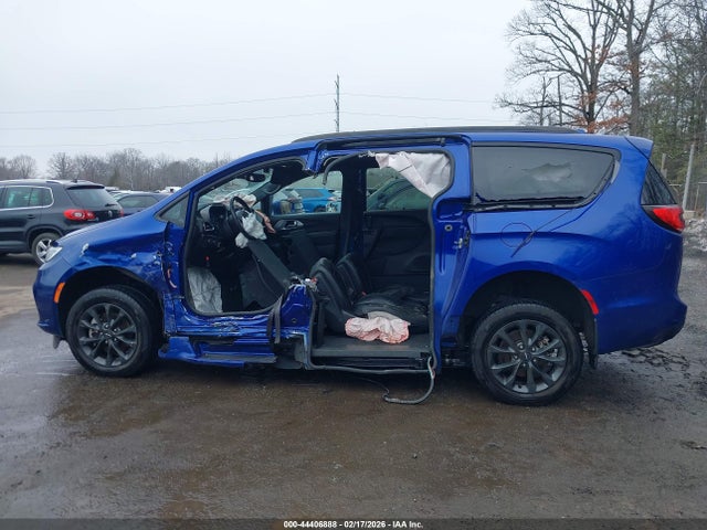 44406888 :رقم المزاد ، 2C4RC1BG8MR556440 vin ، 2021 Chrysler Pacifica Touring L مزاد بيع