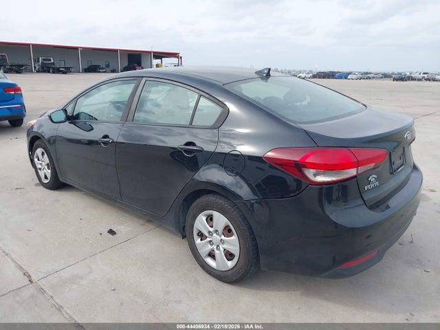 3KPFK4A70JE219041 KIA FORTE LX