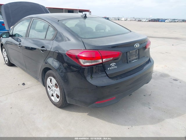 3KPFK4A70JE219041 KIA FORTE LX