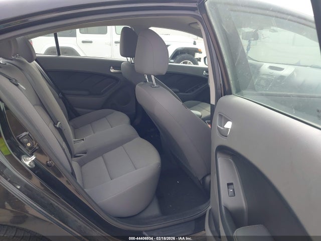 3KPFK4A70JE219041 KIA FORTE LX