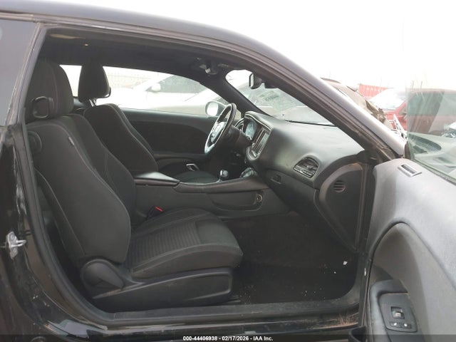 Продажа на аукционе авто 2016 Dodge Challenger Sxt, vin: 2C3CDZAG3GH329755, номер лота: 44406938