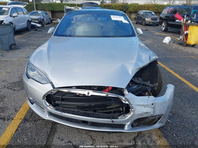 Tesla Model S 85d/p85d 2015 5YJSA1H47FF085089 Image 13