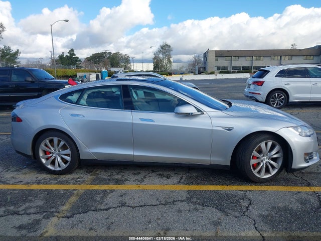 Tesla Model S 85d/p85d 2015 5YJSA1H47FF085089 Image 14