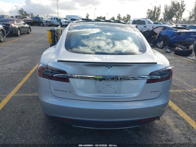Tesla Model S 85d/p85d 2015 5YJSA1H47FF085089 Image 17