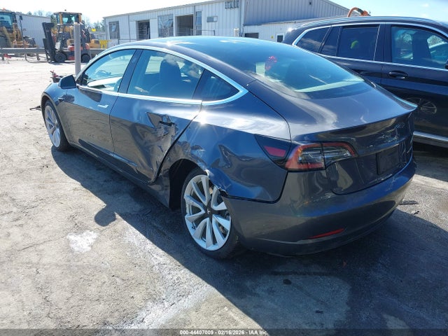 2019 TESLA MODEL 3 5YJ3E1EB3KF469280 Photo 2