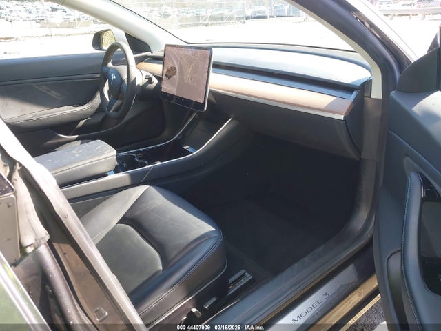 2019 TESLA MODEL 3 5YJ3E1EB3KF469280 Photo 4