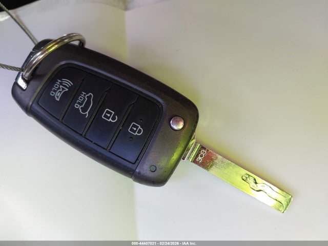 KMHH35LE1JU012887 Hyundai ELANTRA GT
