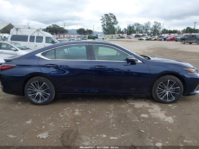 58ADA1C1XSU061364 Lexus ES 300H