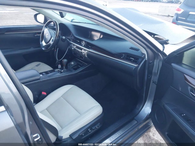 2013 Lexus Es 350 მანქანა იყიდება აუქციონზე, vin: JTHBK1GGXD2062736, აუქციონის ნომერი: 44407133