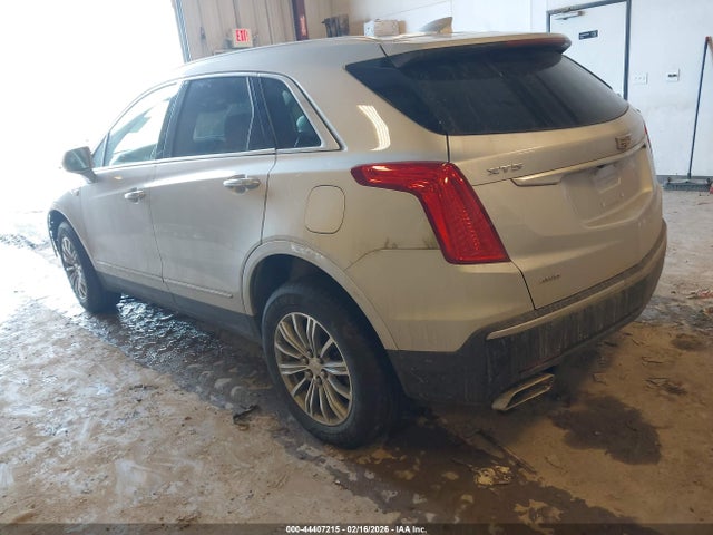 2019 CADILLAC XT5 1GYKNDRS9KZ186832 Photo 2