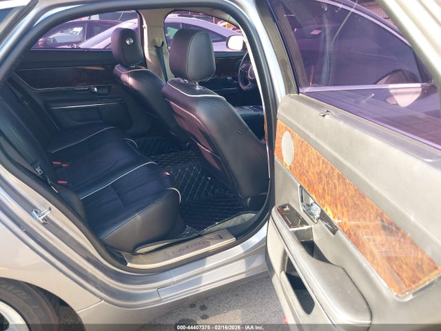 2012 JAGUAR XJ SAJWA2GB5CLV22511 Photo 7