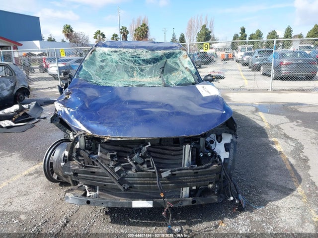 5N1BT3BAXNC701251 Nissan Rogue Sv Fwd